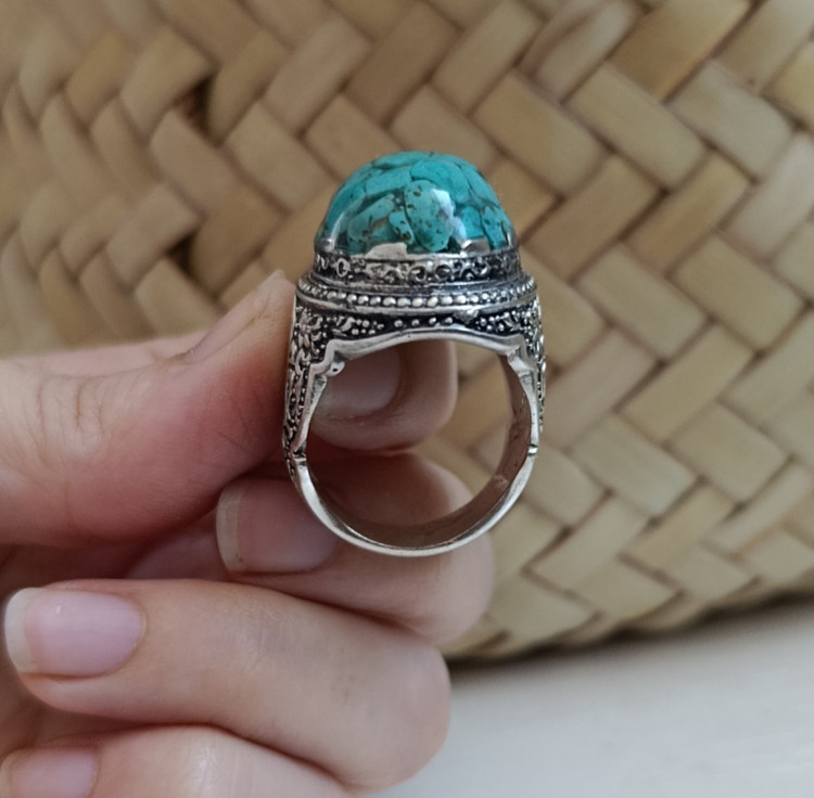 انگشتر مردانه نگین فیروزه و رزین سیاهقلم (رکاب روکش نقره) کد۰۲۷