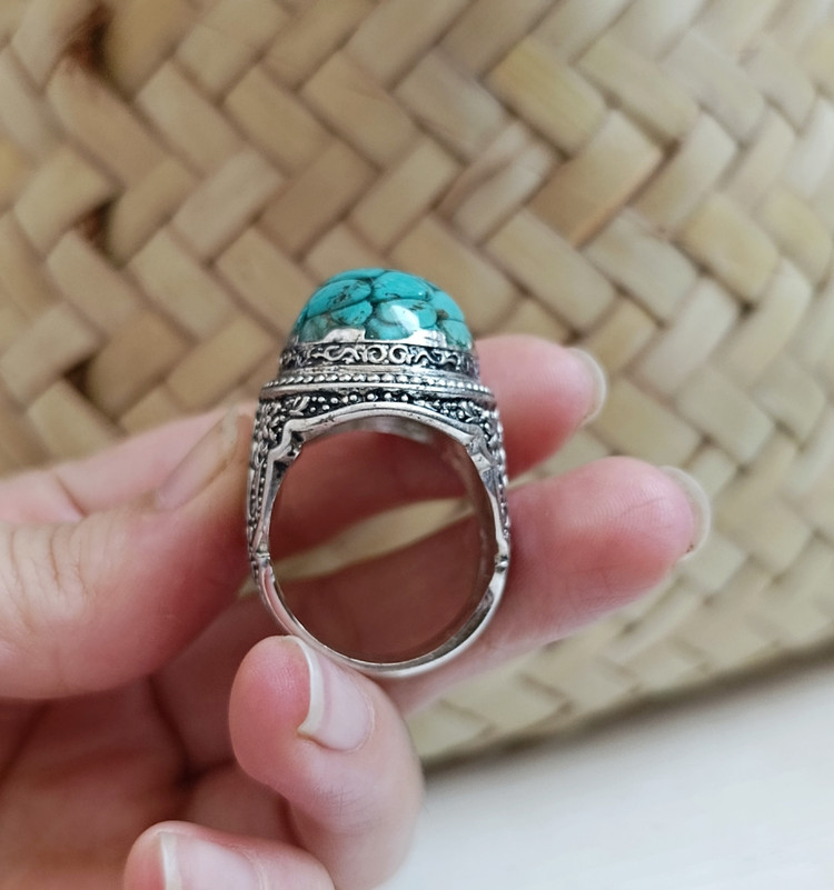 انگشتر مردانه نگین فیروزه و رزین سیاهقلم (رکاب روکش نقره) کد۰۲۷