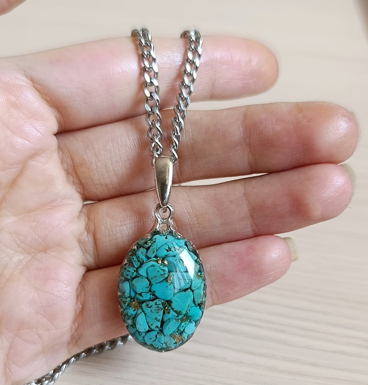 گردنبند مردانه فیروزه طرح بیضی روکش نقره با زنجیر استیل کارتیر